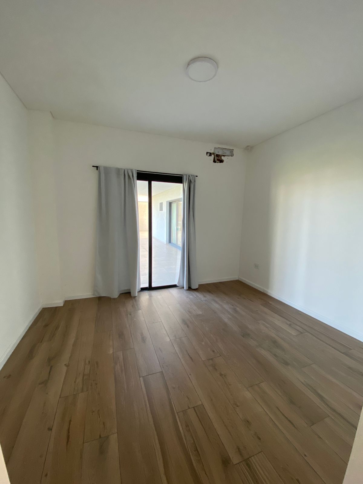 WhatsApp Image 2025-10-09 at 17.07.17